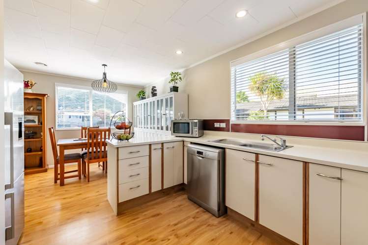 19 Denver Grove Totara Park_5