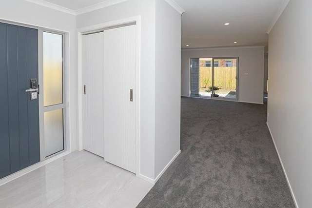 2/11 Crosher Place Silverdale_1