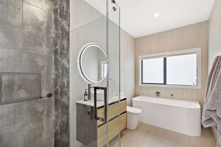 65 Grayson Road Wainui_26