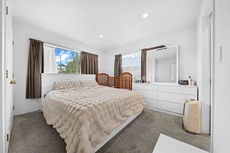 3 Plumstead Rise Glen Eden_12
