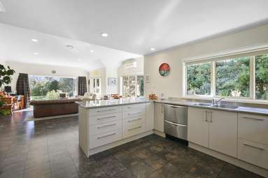 200 Cowling Road_3