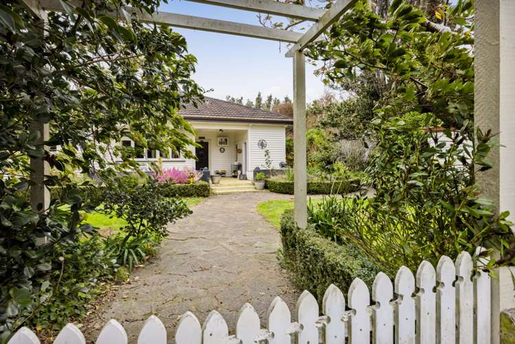 1170 A South Road Manaia_37