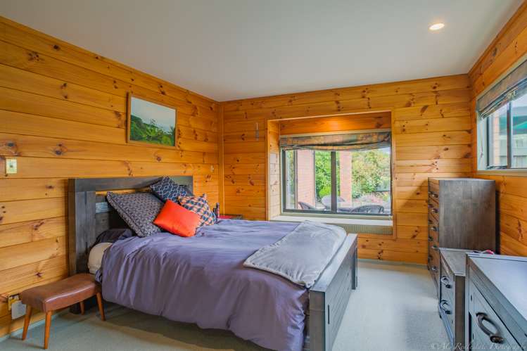 45 Pages Road Marchwiel_8