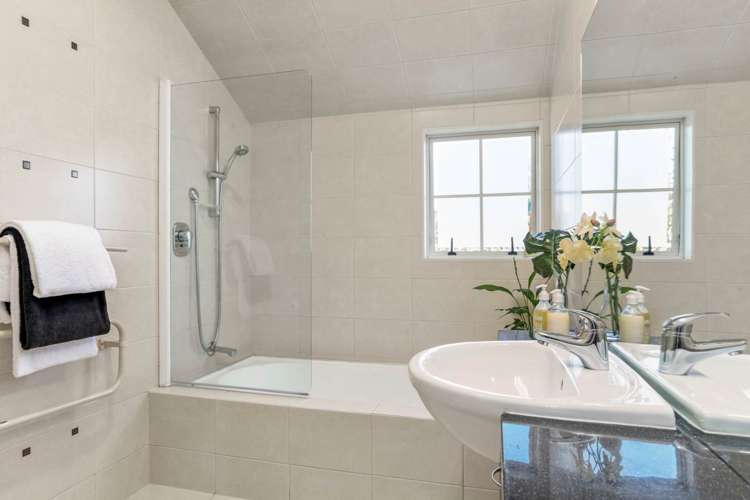 1/110 Gowing Drive Meadowbank_11