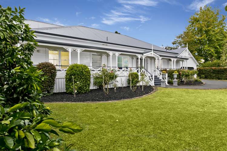 9 Birchwood Grove Greenhithe_16