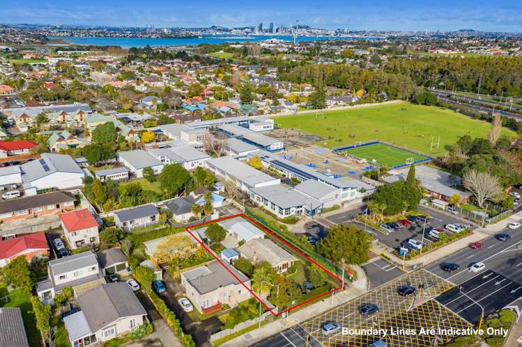 2/20 Northcote Road Takapuna_2