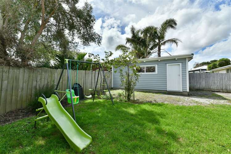 36 Karaka Street Helensville_16
