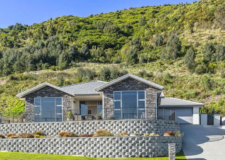 99 Kakariki Grove Waikanae_25