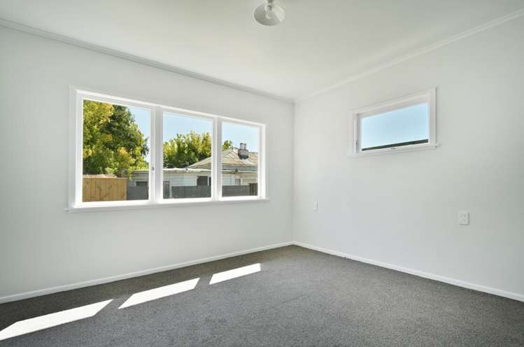 934A Oliphant Road_5