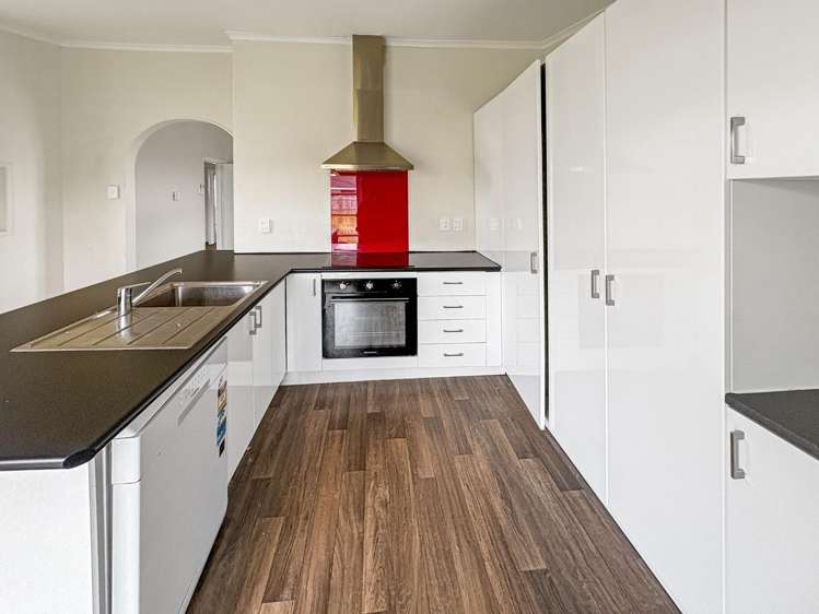 240 Ferguson Street 10930_1