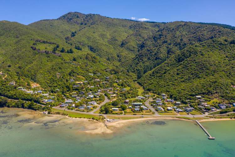 20 Tirimoana Terrace Anakiwa and Surrounds_24