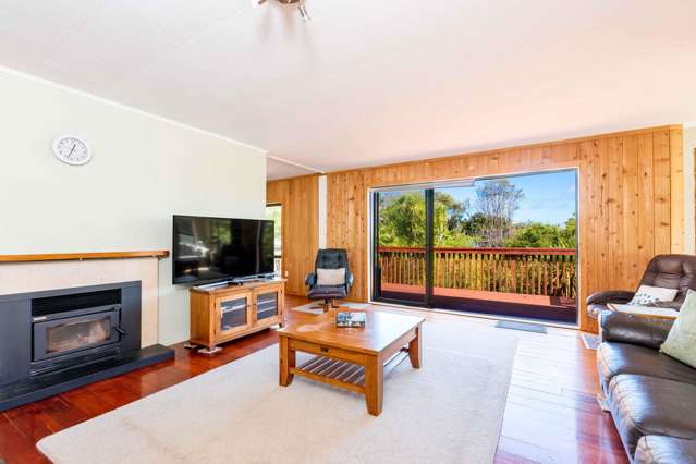1 Waianga Place Omapere_3