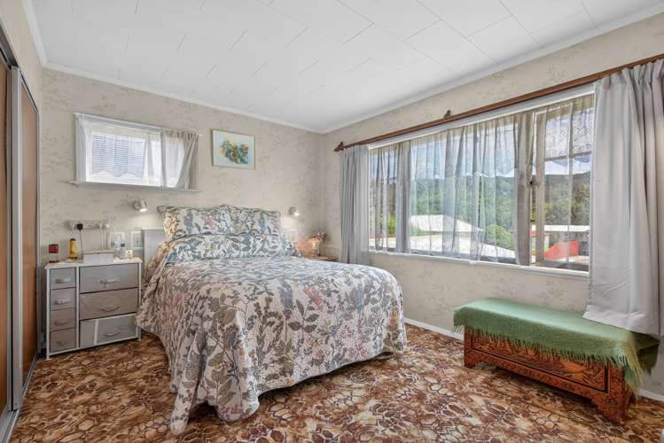 5 Burden Avenue Wainuiomata_9