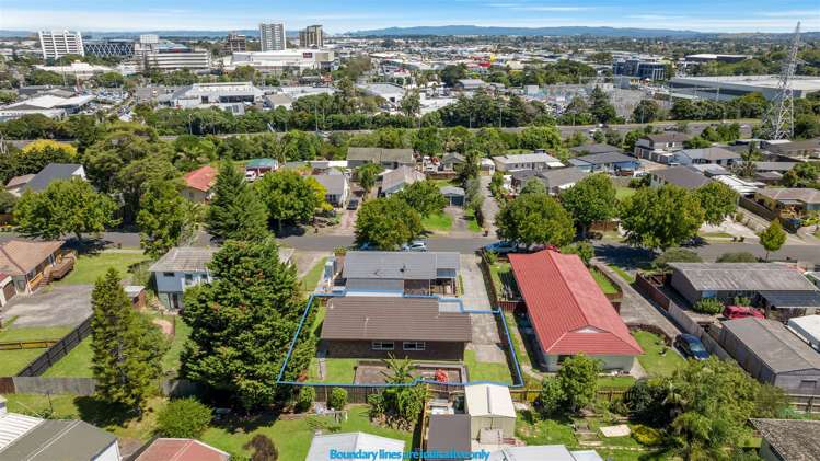 37a Sikkim Crescent Clover Park_15