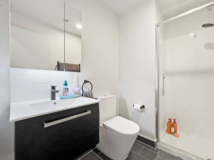 906&1004/106 Vincent Street_5