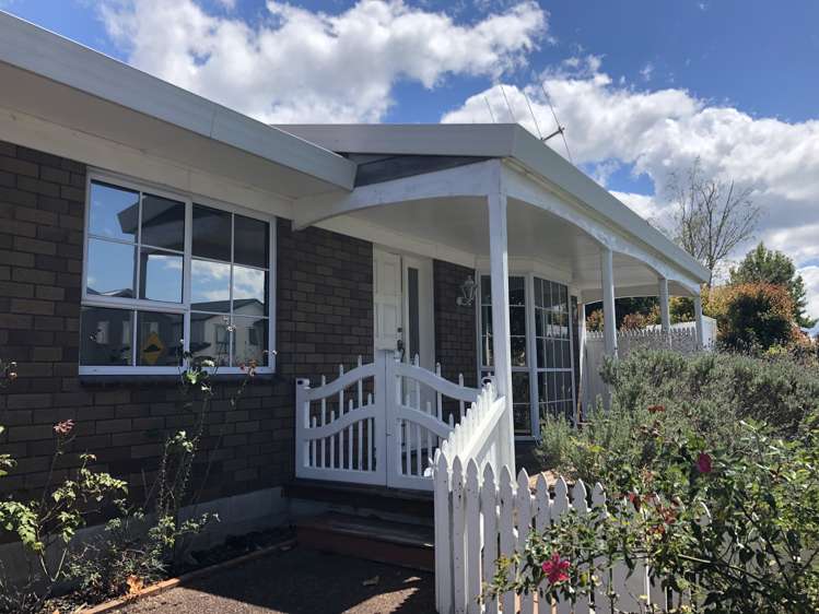 84 Granville Drive Massey_2