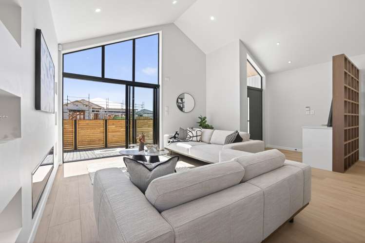 10 Tuwai Crescent Opaheke_8