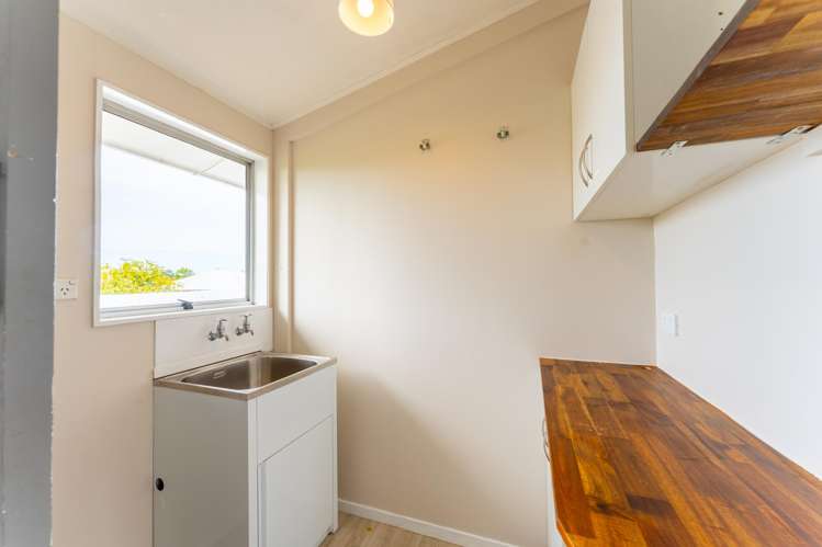 2/23 Baker Street West End_14