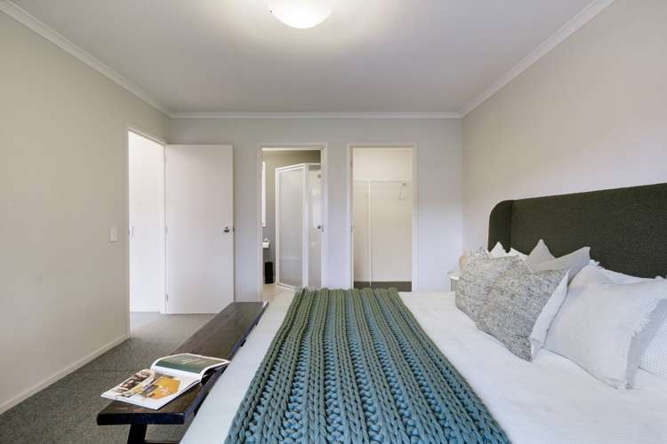 12 Miers Glade Rototuna North_13