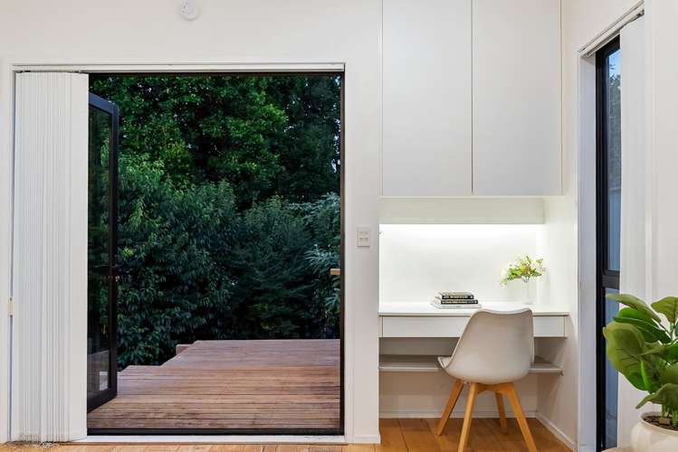 2/20 Celeste Place Totara Vale_17