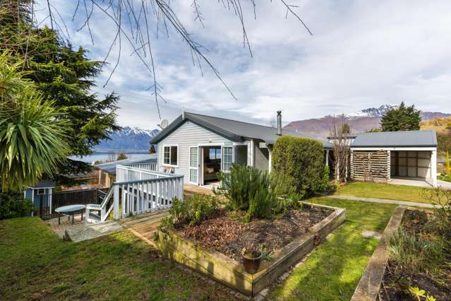 9 Avalon Crescent Fernhill/Sunshine Bay_2