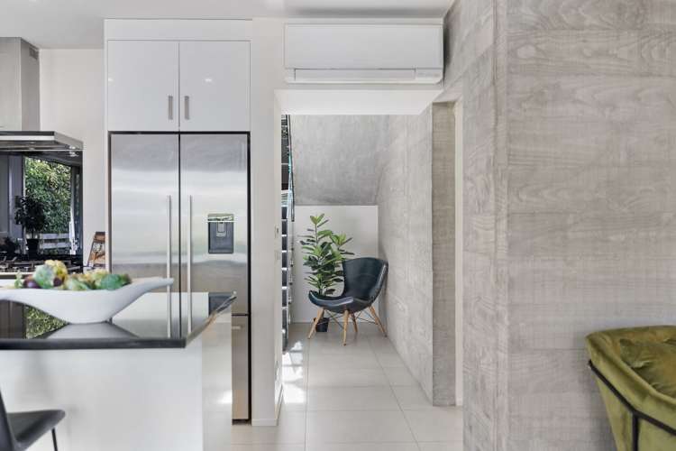 2/15 Melbourne Street Queenstown_4