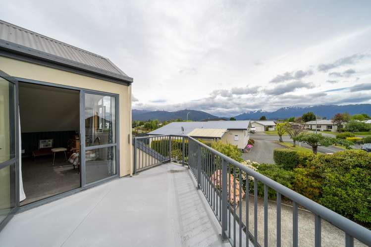 2 Campbell Court Te Anau_19