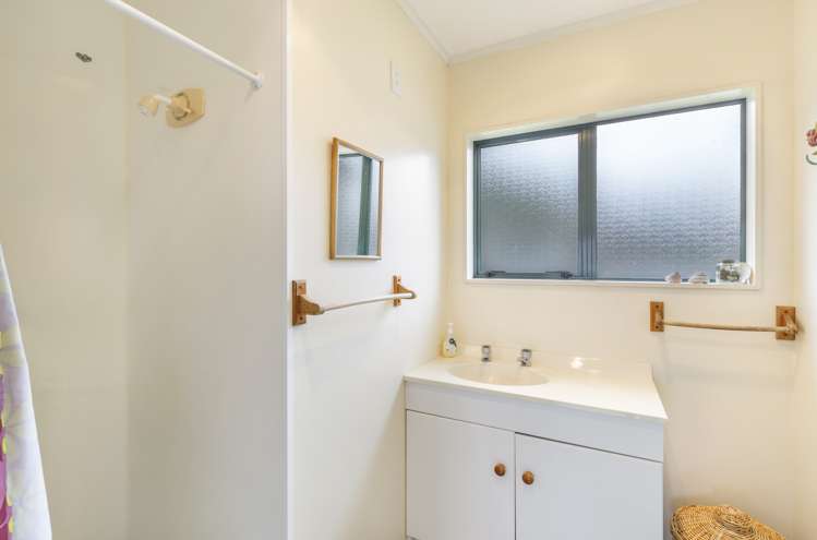 25 Hinekapi Terrace Kuratau_12