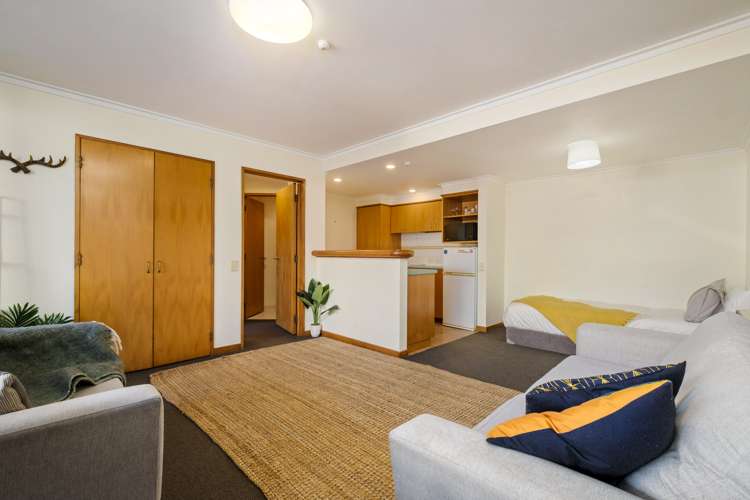 301/139 Fernhill Road Fernhill/Sunshine Bay_11