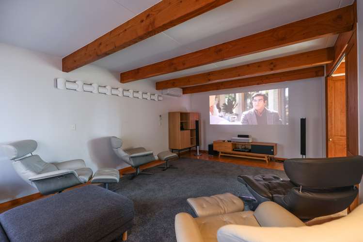 320 Princes Drive Britannia Heights_11