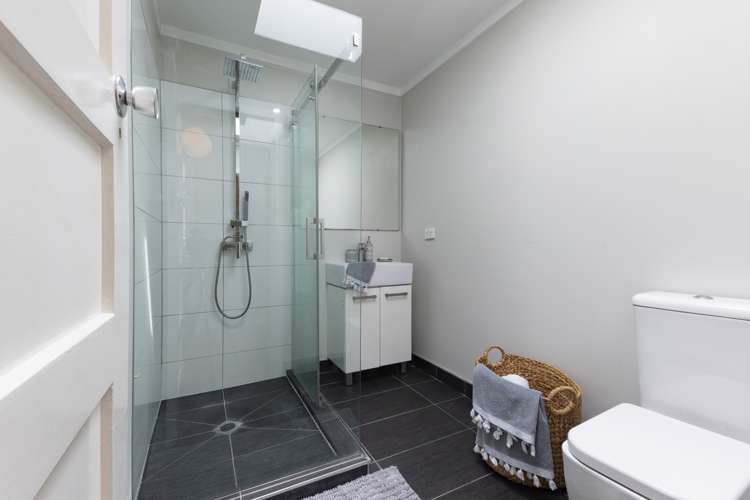 14 Houpara Street One Tree Hill_15