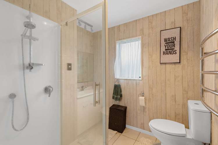 11b Wallace Crescent Glenholme_12