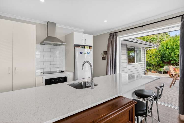 20 & 20A Brian Crescent Stanmore Bay_33