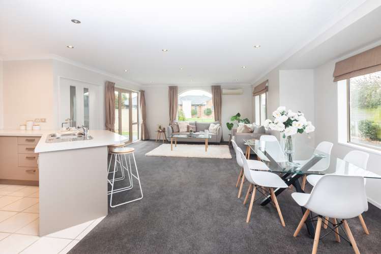 6 Len Hale Place Parklands_3