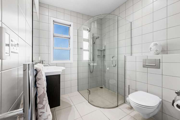 8 Kawai Rise Te Atatu Peninsula_13