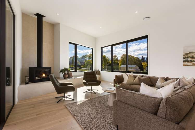 6 Stoneleigh Drive_4