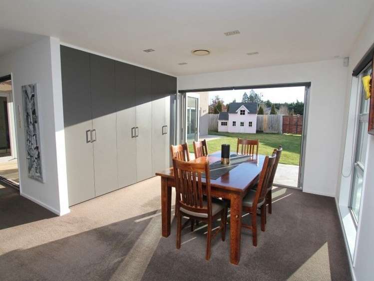 8 Westpark Close Allenton_3