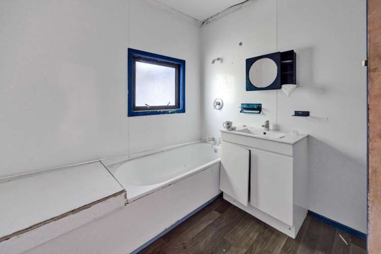 87 Whitcombe Road Opunake_13