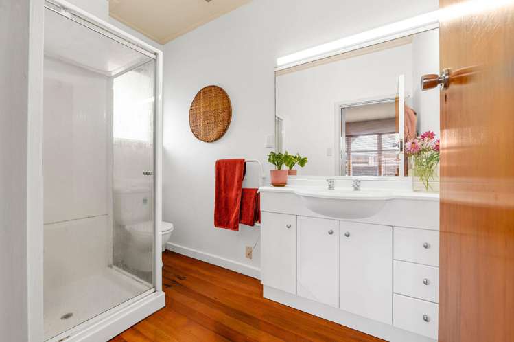 353 Cobham Drive Hillcrest_12