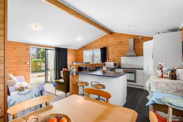 21A York Road Papatoetoe_3