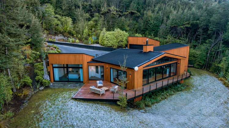 18 Falcon Heights Mount Creighton_29