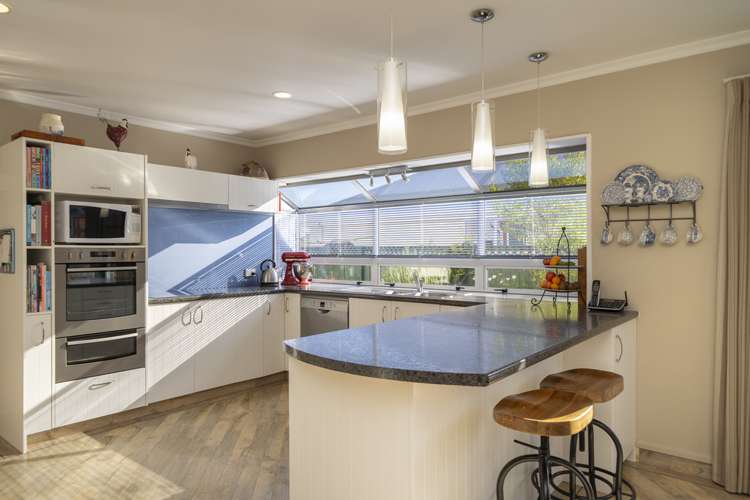 4 Stead Crescent Stoke_5