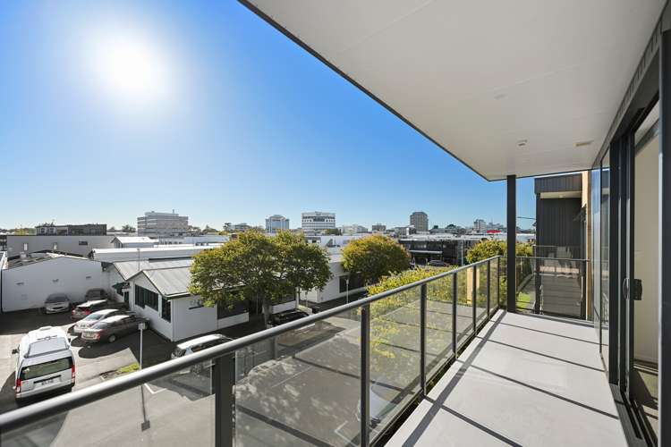 1/13 Vialou Street Hamilton Central_6