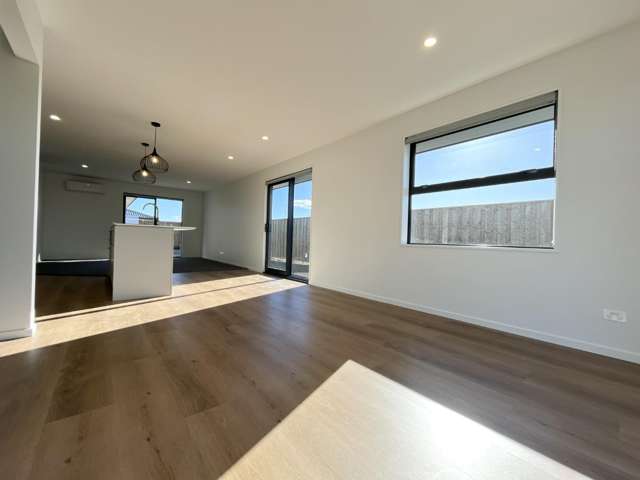 17 Silvergrass Way 11103_4