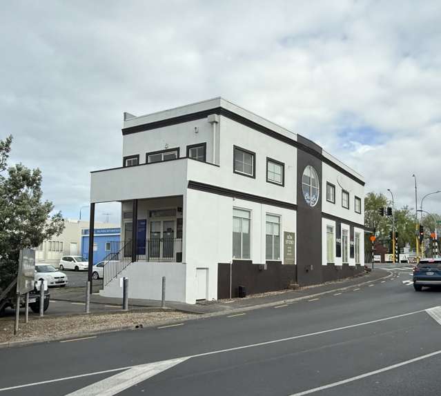 Affordable Office / Showroom in Milford