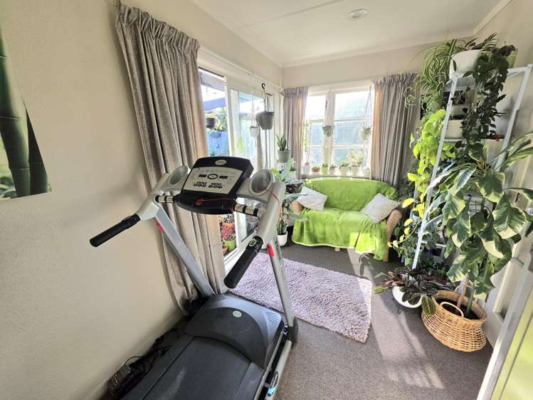 8 Kelvin Street South Hill_12