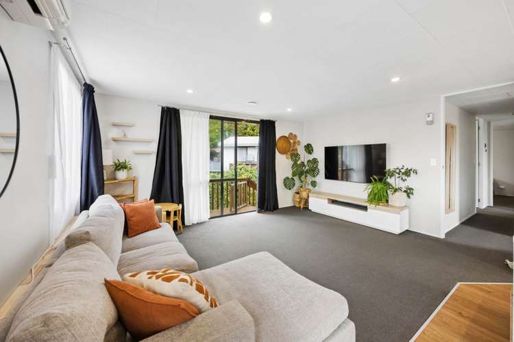 2/342C Royal Road Massey_3