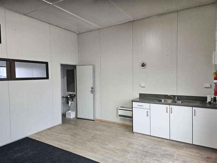 2/29A Edmonton Road Hornby_10