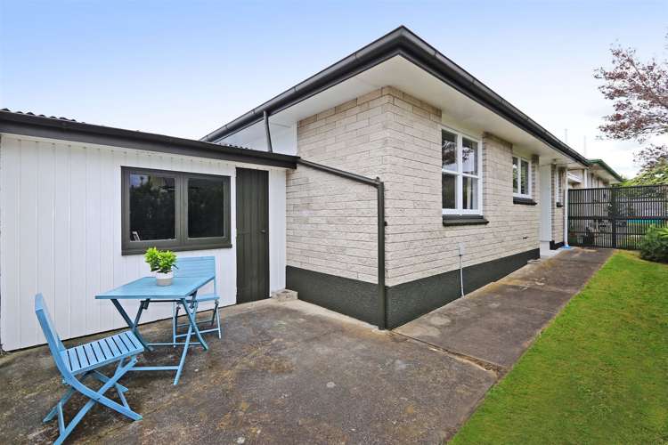 2/65 Middle Road Havelock North_8