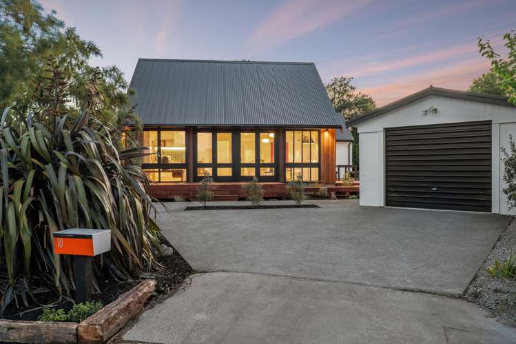 10 Esher Place Saint Martins_23